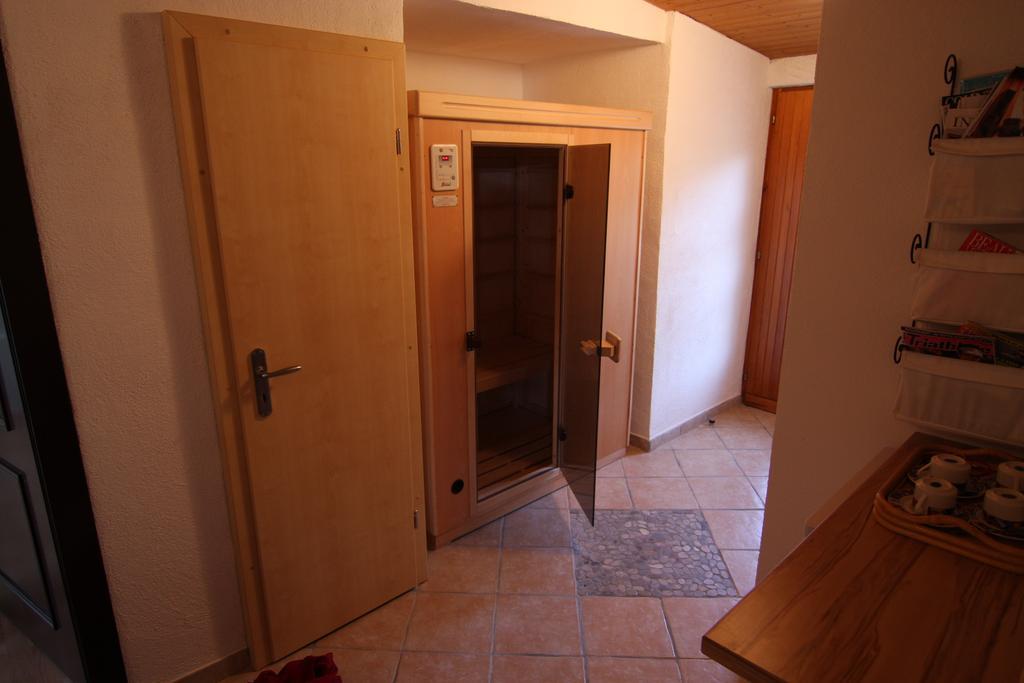 Au Coeur Du Vignoble Sur Bursins Bed & Breakfast Exterior photo