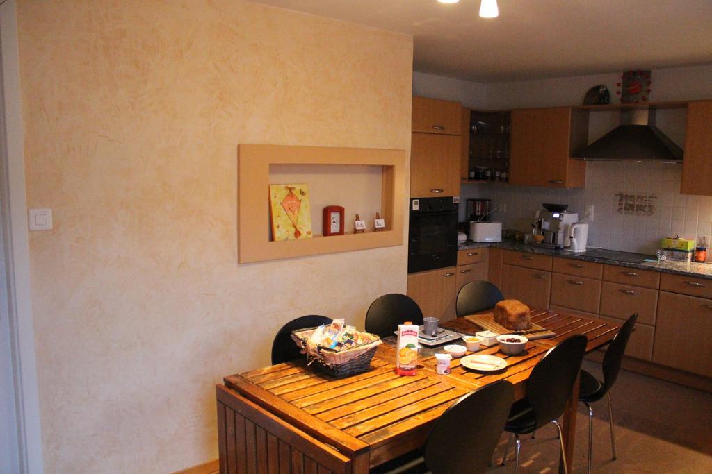 Au Coeur Du Vignoble Sur Bursins Bed & Breakfast Exterior photo